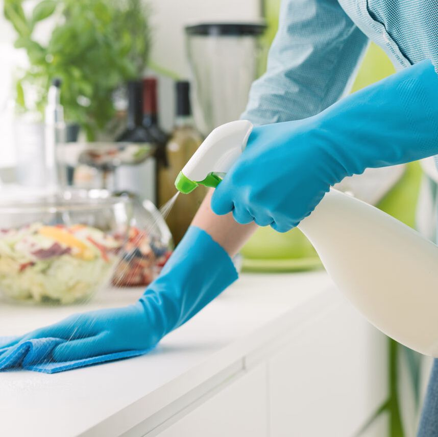 Renhold av kjøkkenbenk