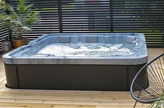Jacuzzi